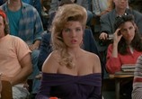 Фильм Изгоняющий заново / Repossessed (1990) - cцена 1