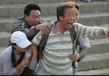 Фильм Вторжение динозавра / Gwoemul (2006) - cцена 6